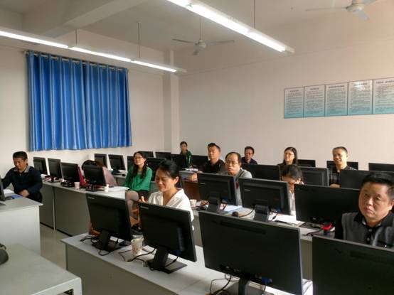 何振聽課.jpg